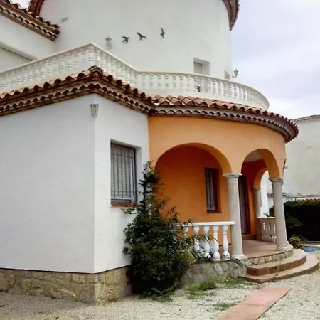 Emilia Villa *